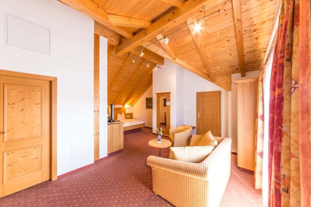 Metzgerei Gasthof Oberhauser - Hotel Zur Post إيغْلِنْغ المظهر الخارجي الصورة