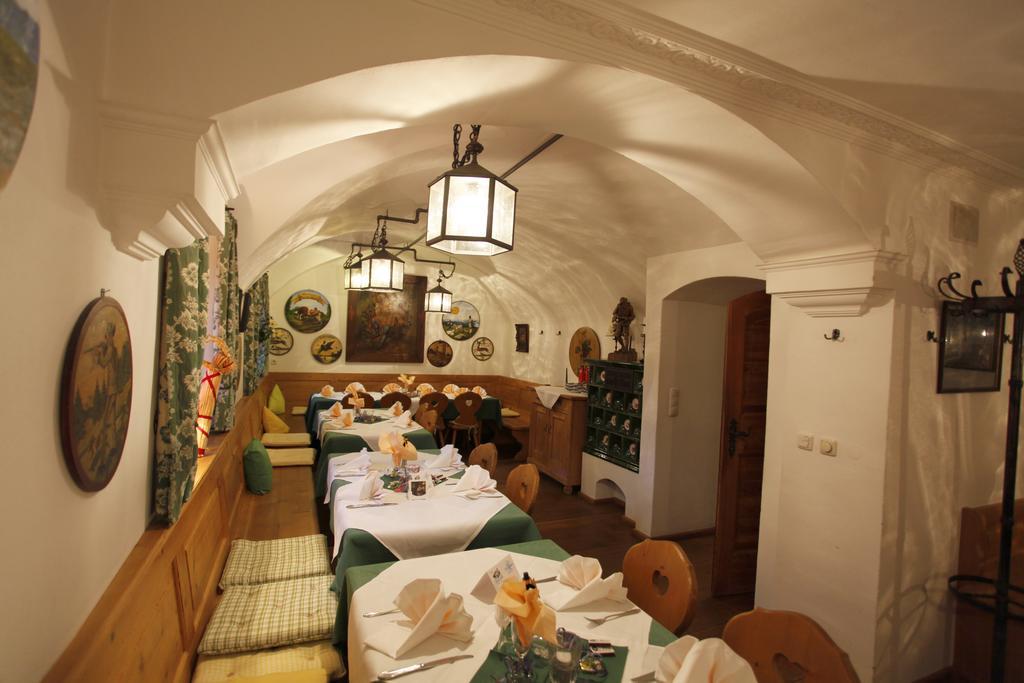 Metzgerei Gasthof Oberhauser - Hotel Zur Post إيغْلِنْغ المظهر الخارجي الصورة